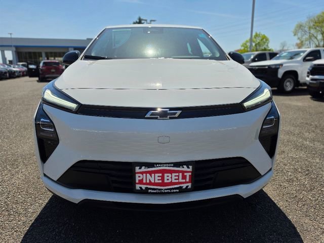 New 2027 Summit White Chevrolet LT image 7