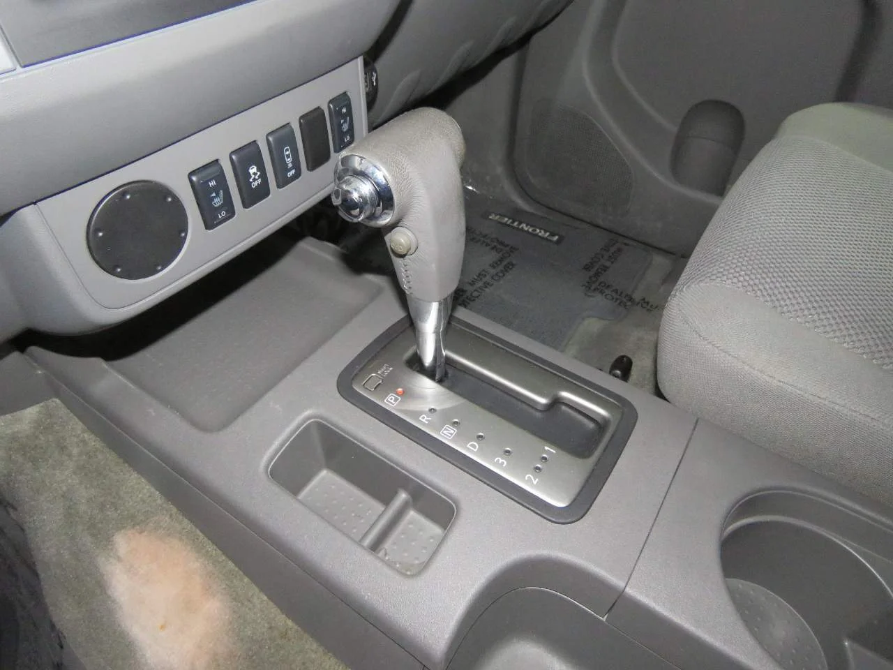 Used 2017 Lava Red Nissan SV Crew Cab image 17