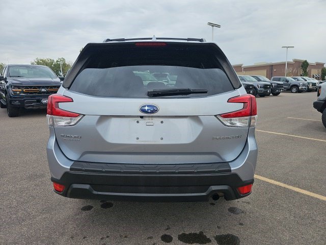 Used 2020 Ice Silver Metallic Subaru Premium image 6