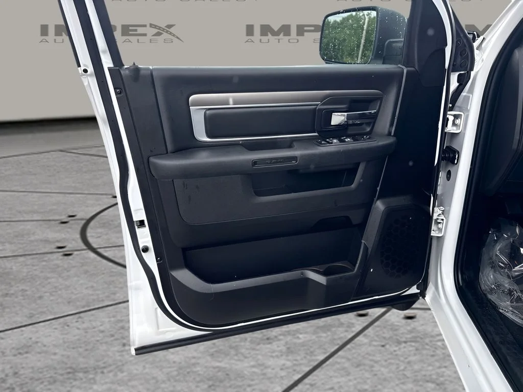Used 2024 White Ram Warlock image 15