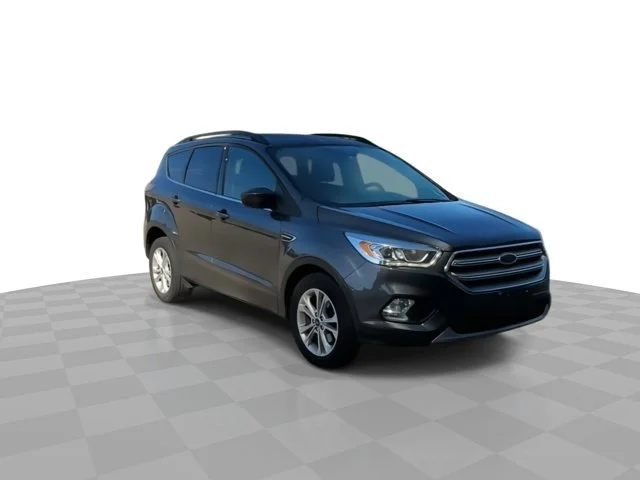 Used 2017 Shadow Black Ford SE image 4