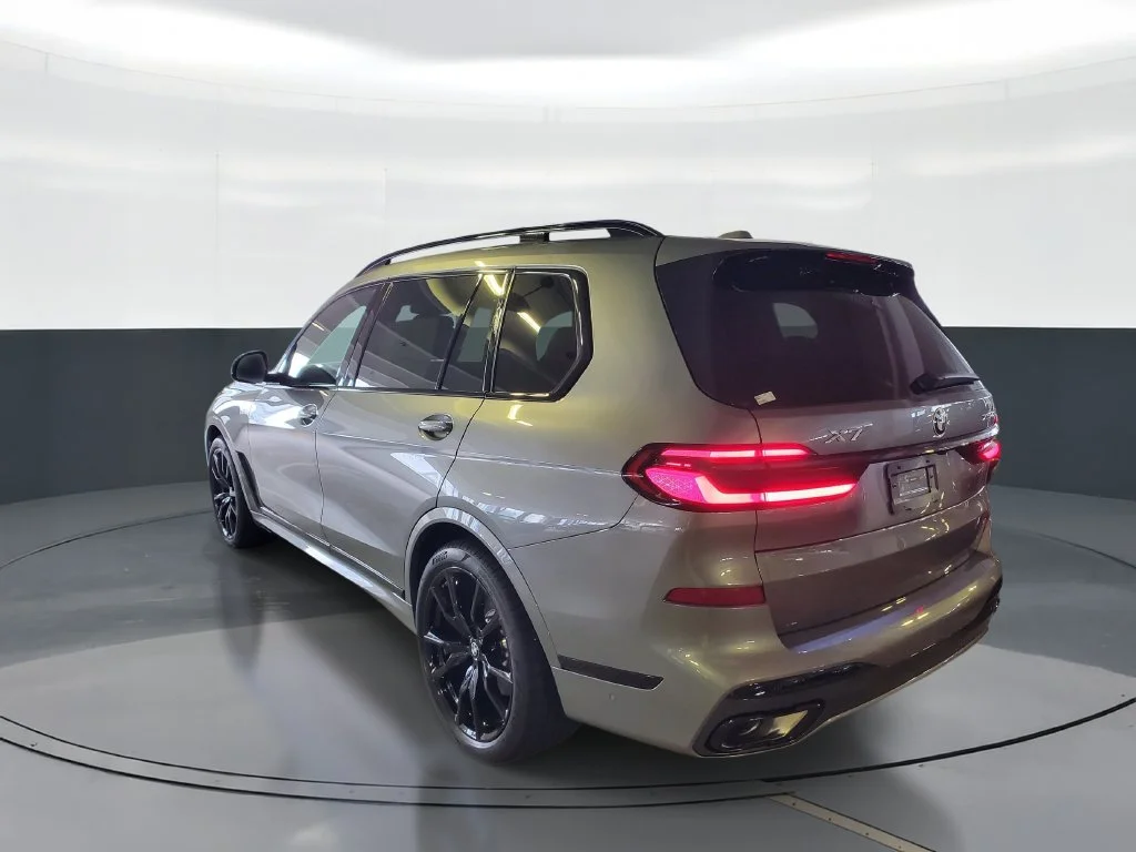 New 2027 Skyscraper Grey Metallic BMW xDrive40i image 4