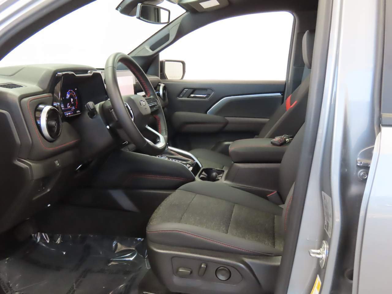 2024 Chevrolet Colorado Z71 - Photo 14