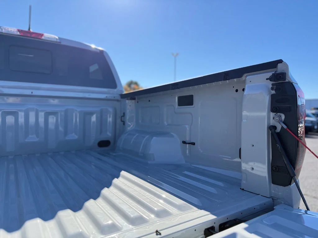 New 2026 Avalanche Ford XLT image 8