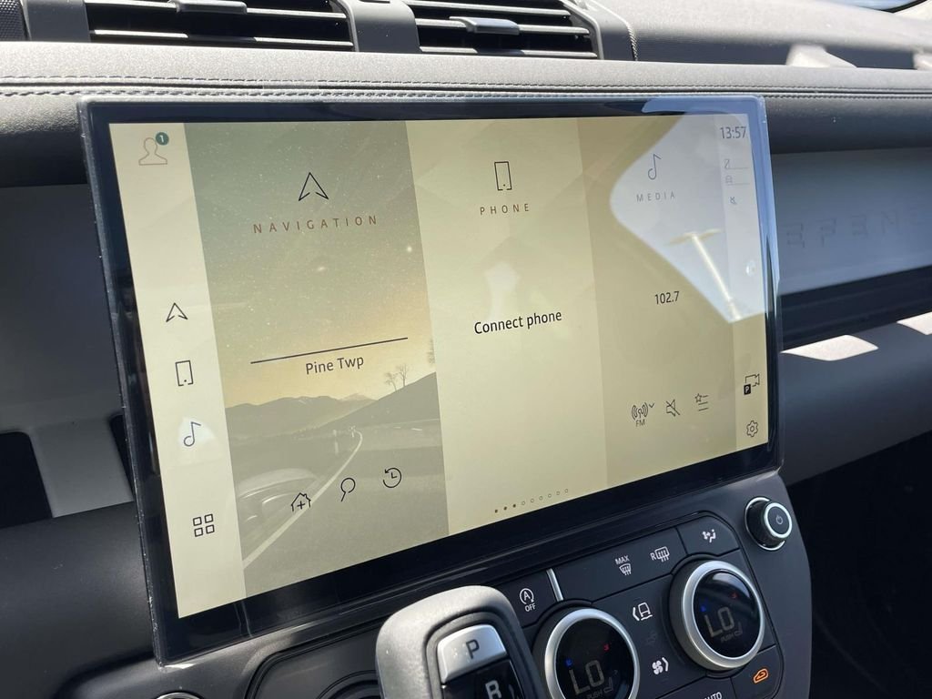 New 2026 Woolstone Green Land Rover S image 24