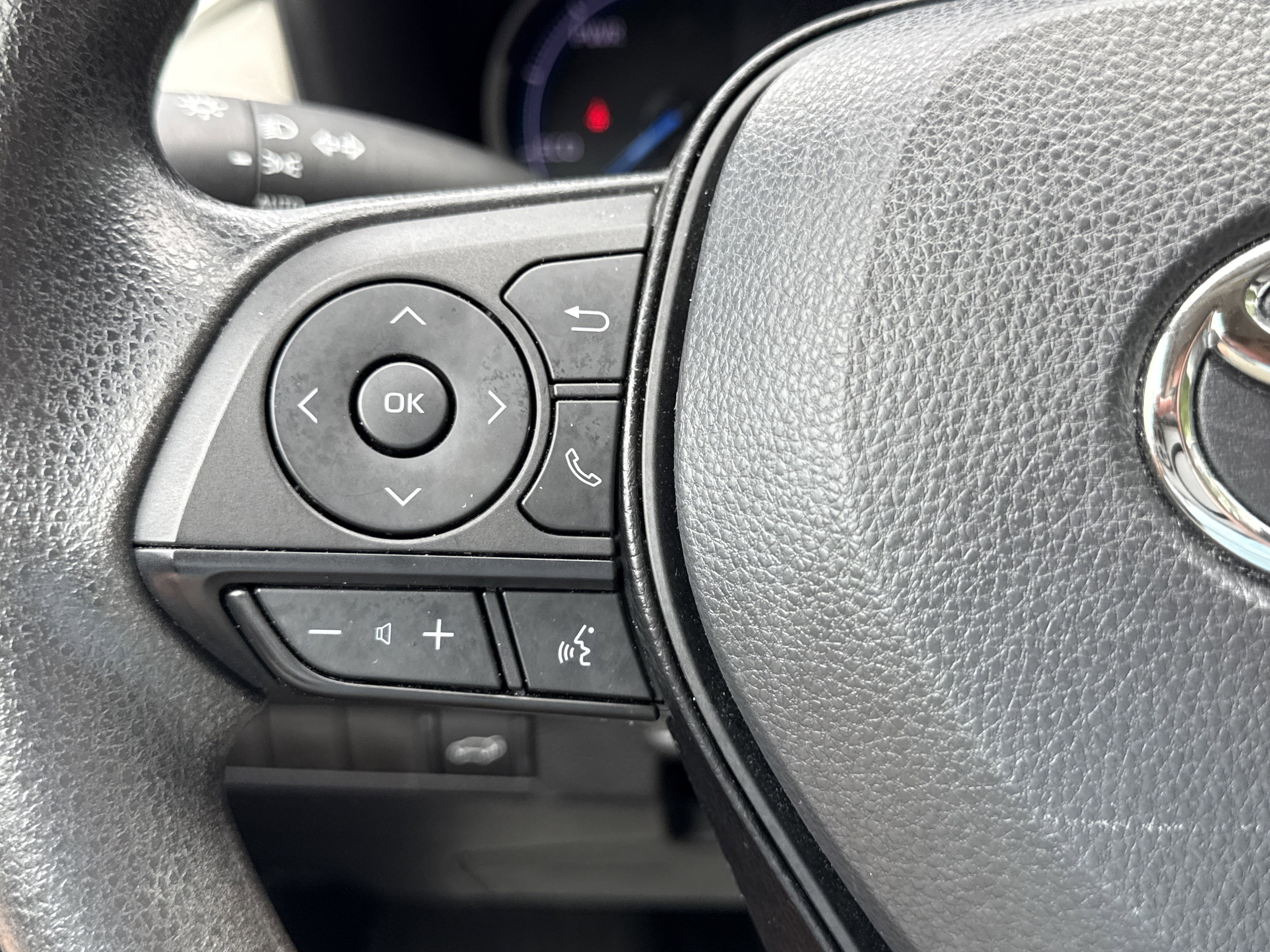 2023 Toyota RAV4 XLE - Photo 21