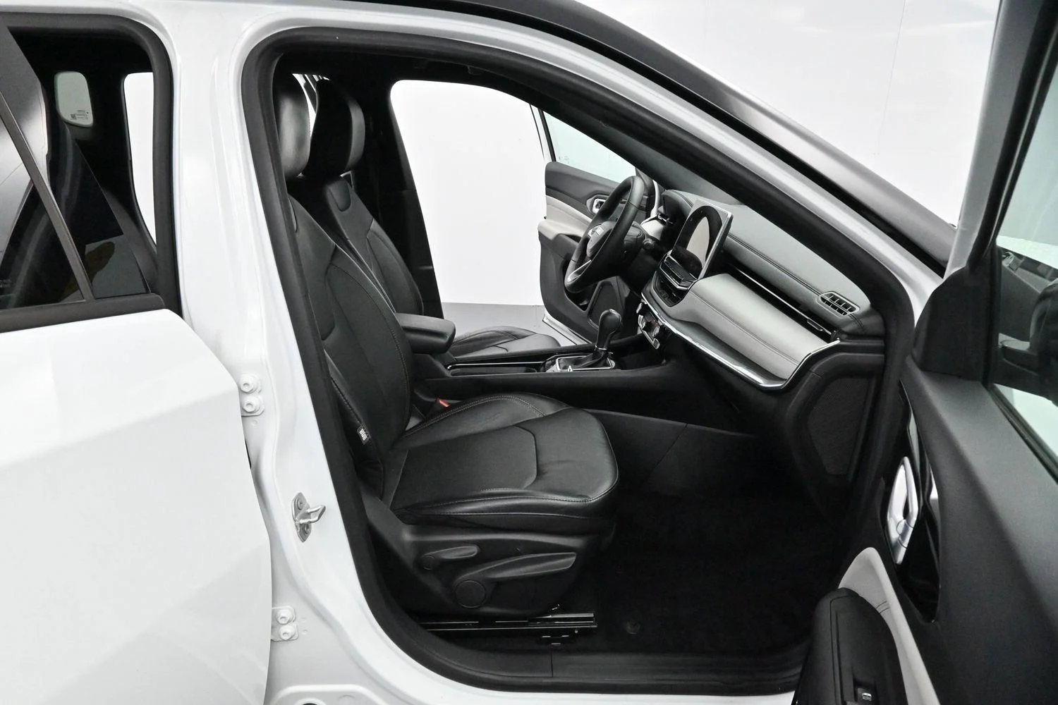 Used 2023 Bright White Clearcoat Jeep Limited image 28