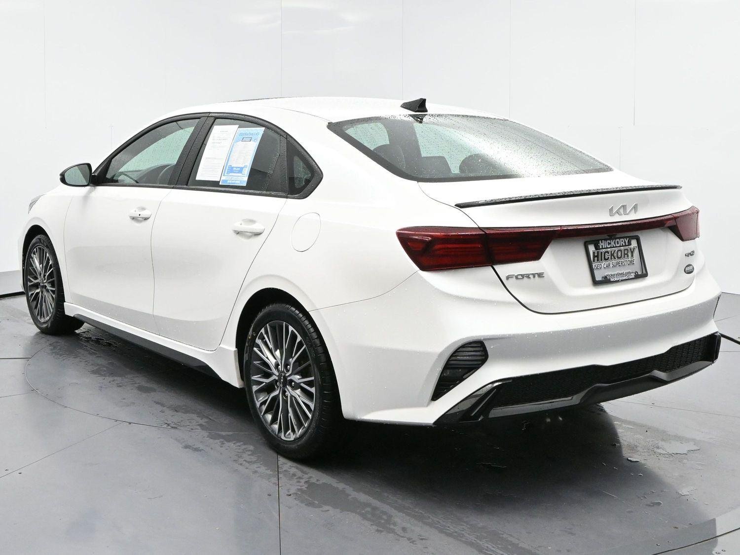 Used 2022 Snow White Pearl Kia GT-Line image 5