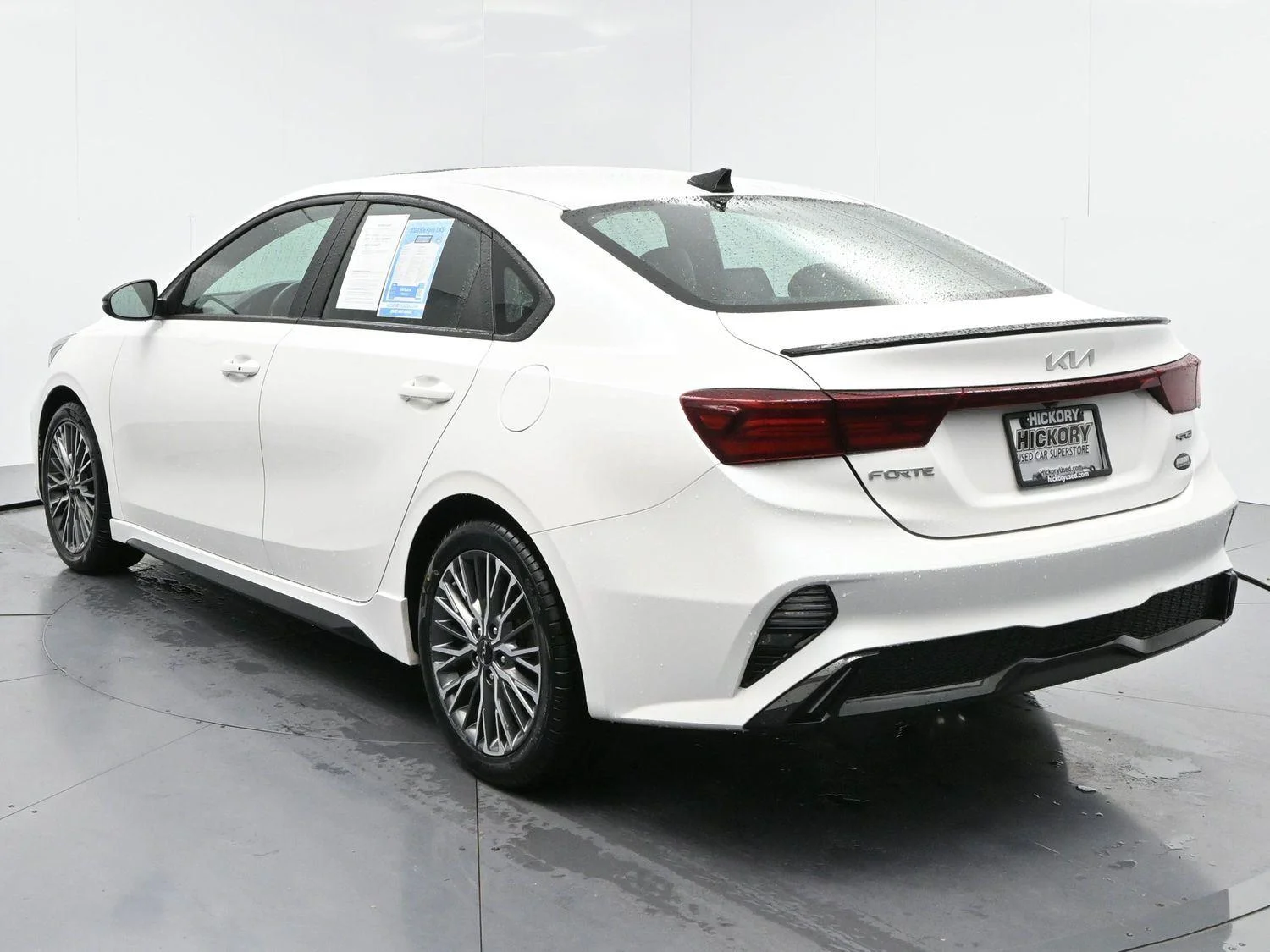 Used 2022 Snow White Pearl Kia GT-Line image 5
