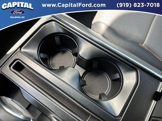 Used 2025 White Ford Lariat image 31