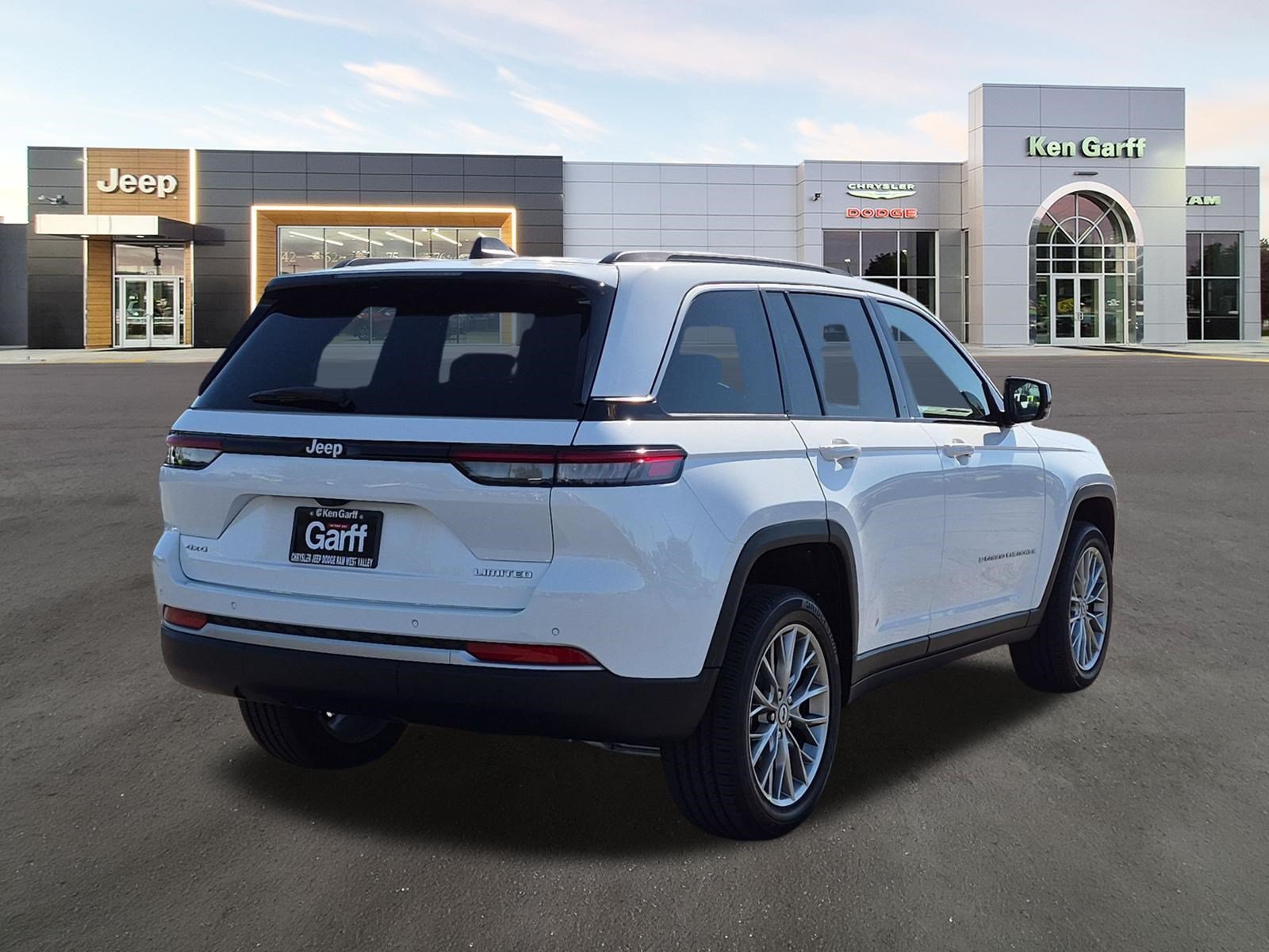 New 2027 Bright White Clear-Coat Paint Jeep Limited Reserve image 4
