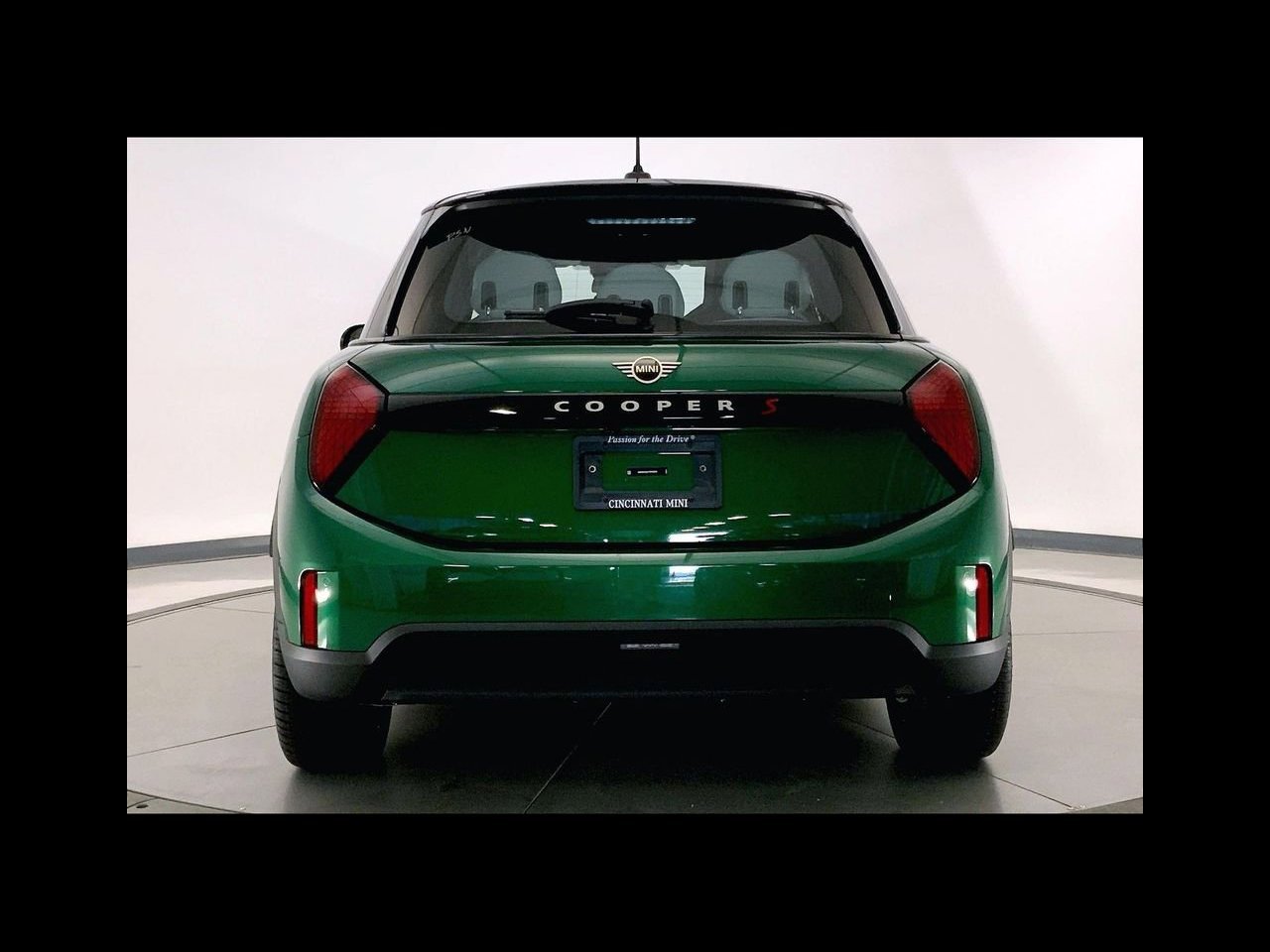 New 2026 British Racing Green IV Metallic MINI ICONIC image 3