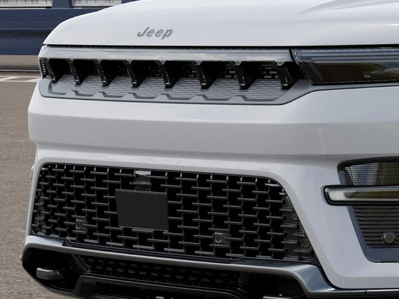 New 2026 Bright White Clear-Coat Exterior Paint Jeep Grand Wagoneer image 7