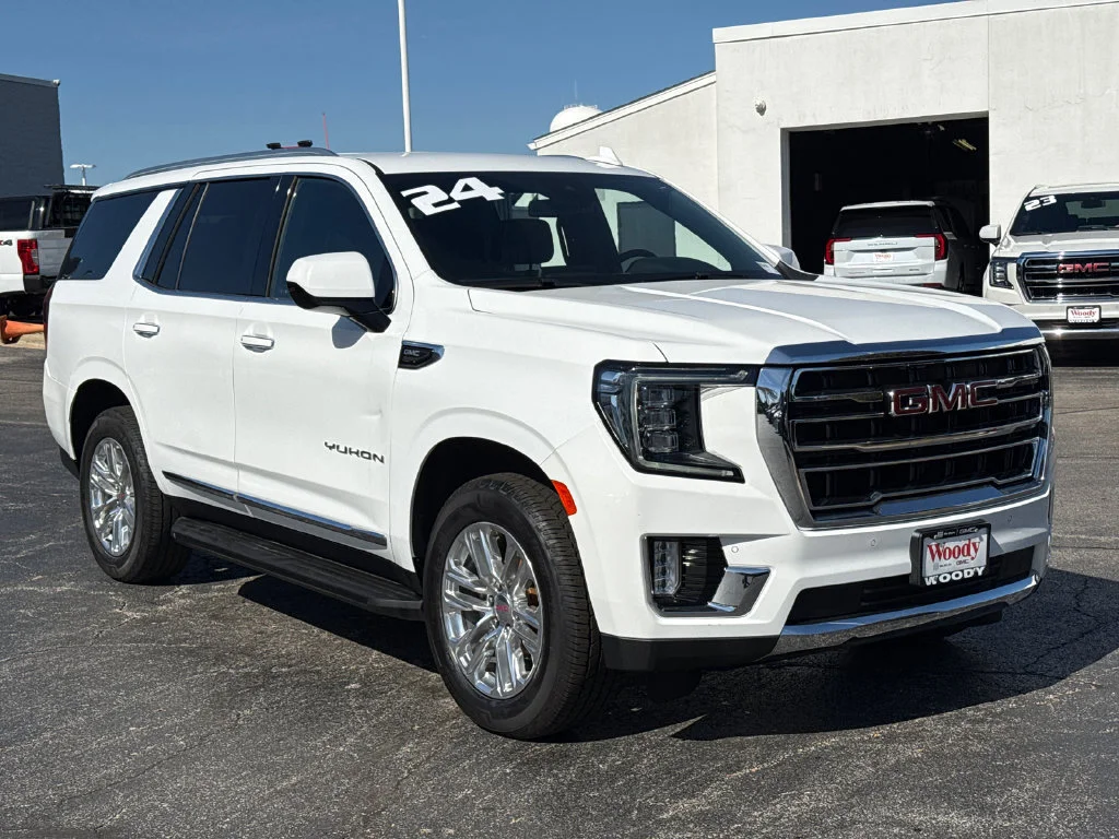 Used 2024 Summit White GMC SLT image 4
