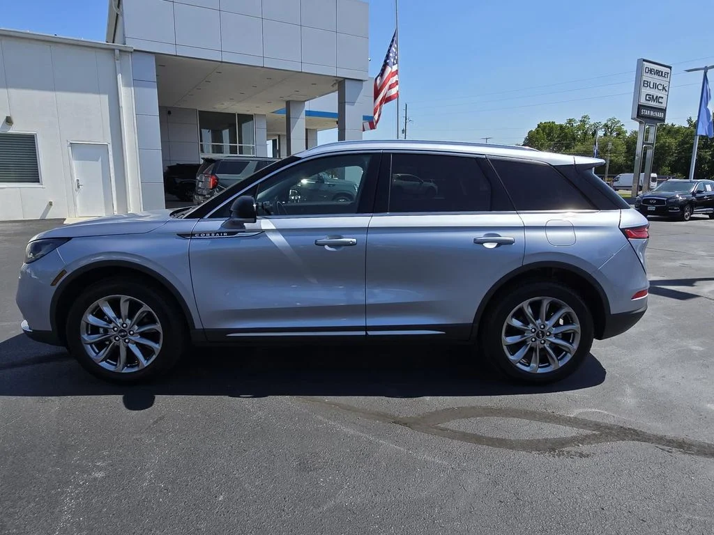 Used 2022 Elite Blue Metallic Clearcoat Lincoln Standard image 8
