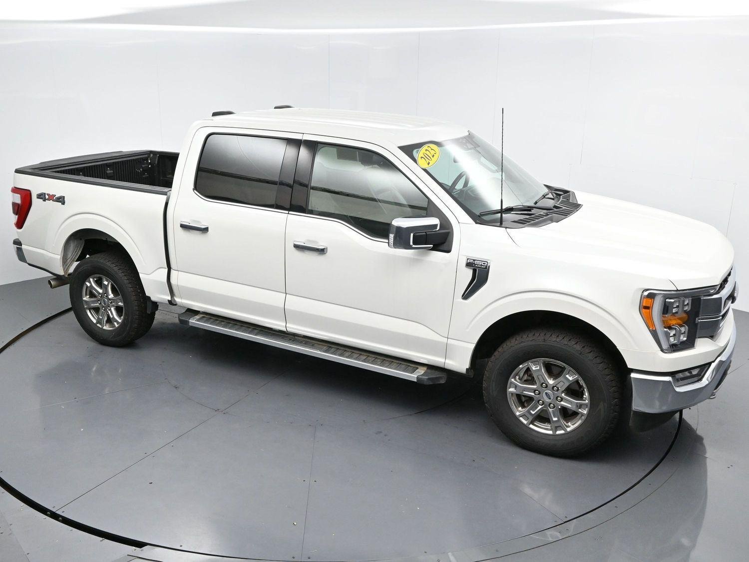 Used 2023  Ford LARIAT image 41