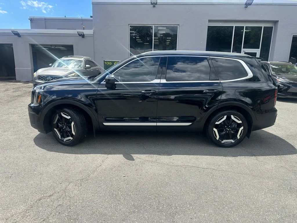 Used 2024 Black Kia EX image 3