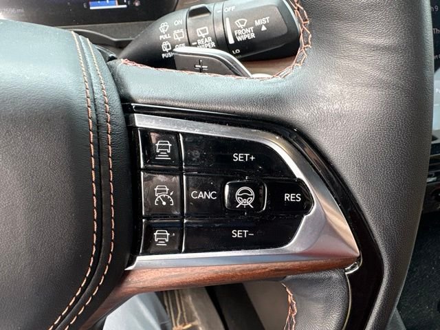 Used 2023 Black Jeep Summit image 17