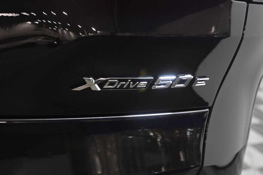 New 2026 Black Sapphire Metallic BMW xDrive50e image 39