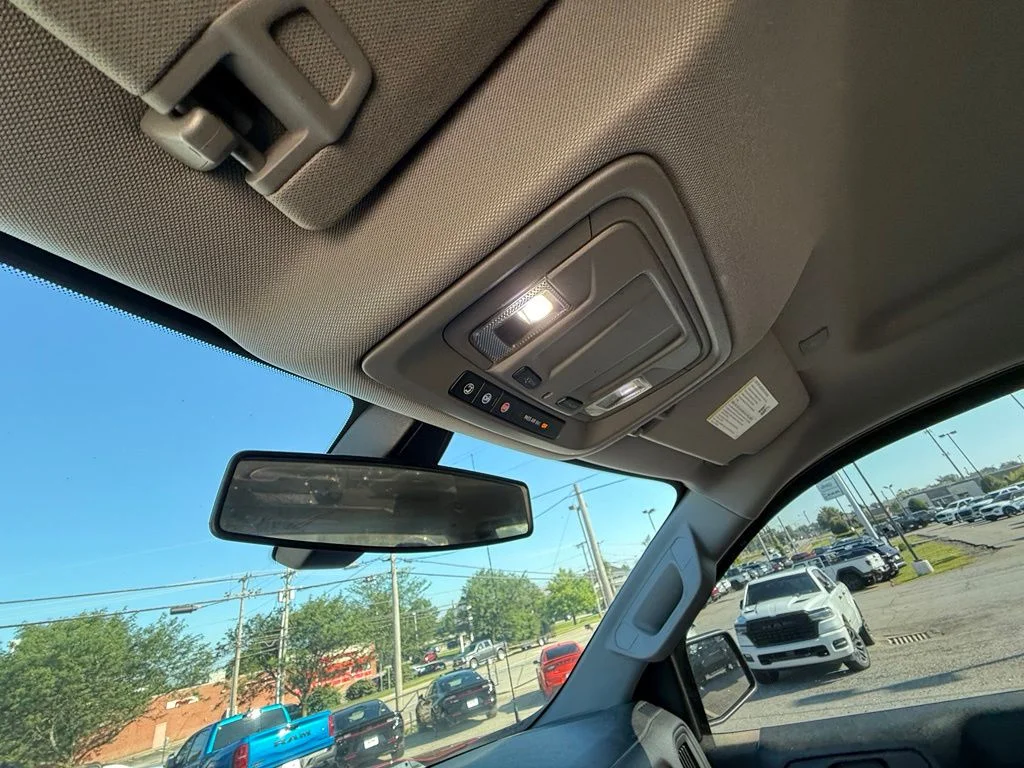 Used 2019 Red Chevrolet Custom image 22