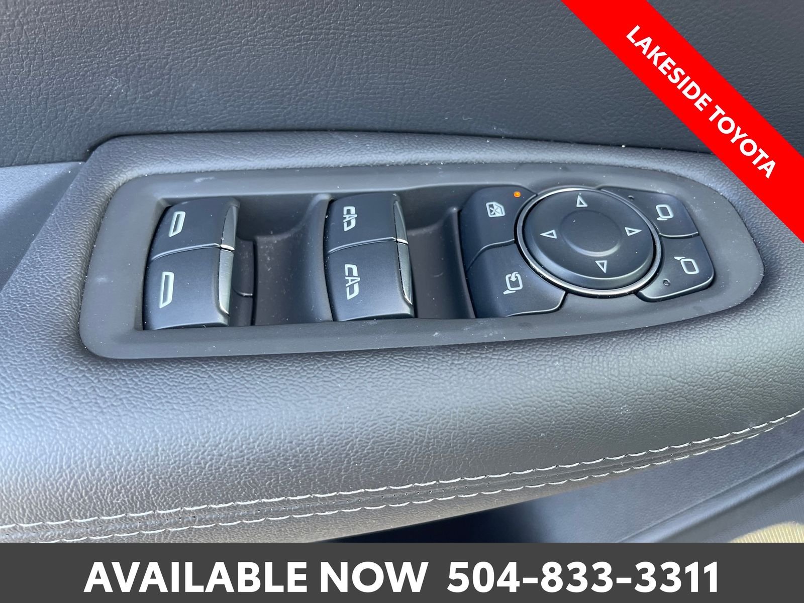 Used 2025 White Cadillac Sport image 25