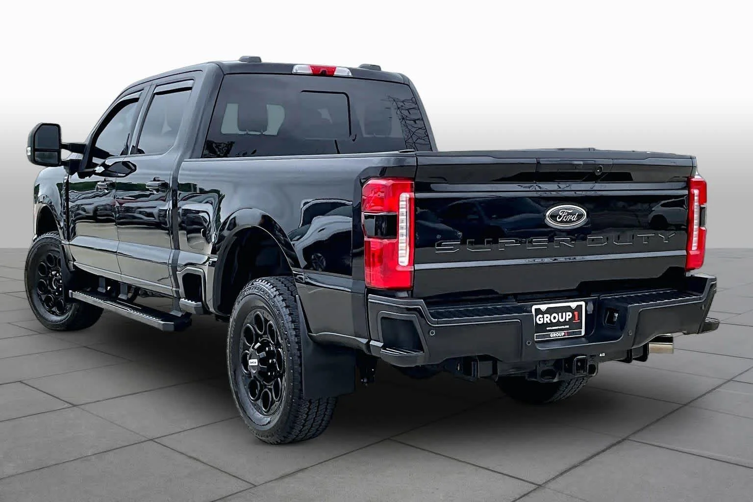 Used 2024 Agate Black Metallic Ford LARIAT image 11