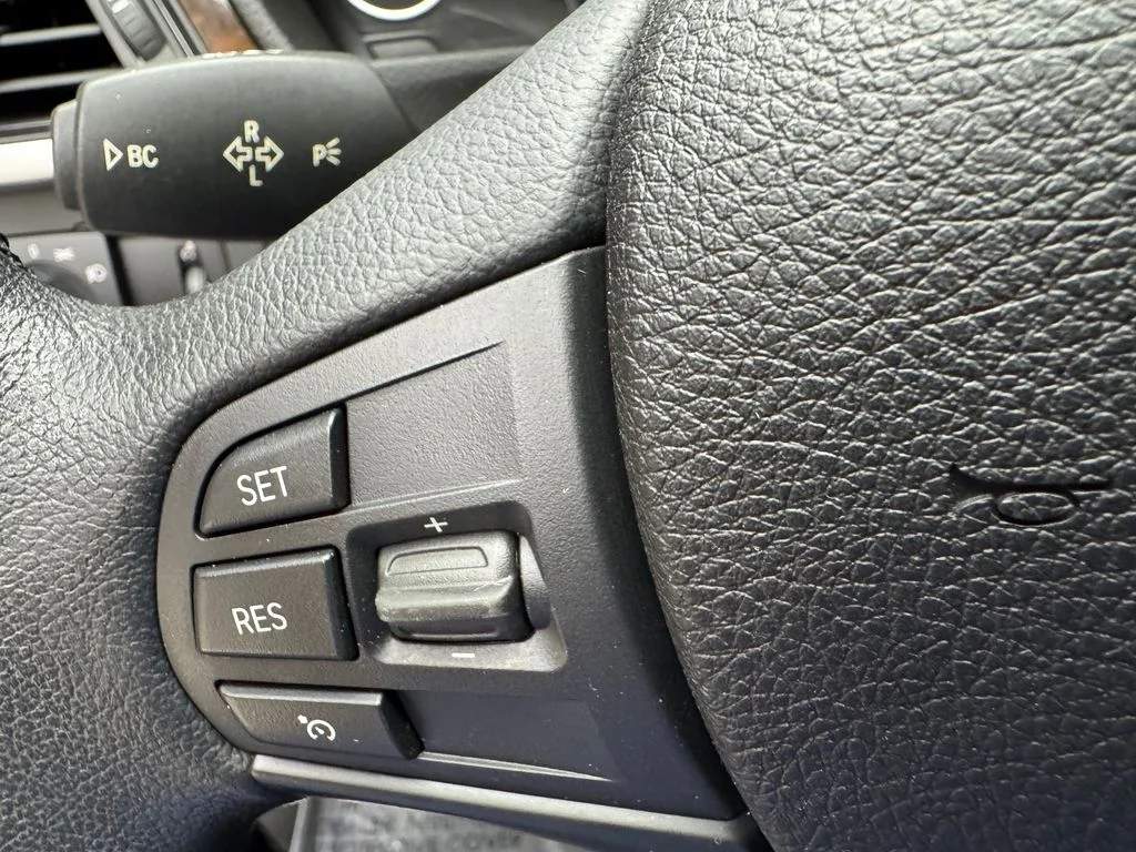 Used 2015 Black BMW 320i xDrive image 15