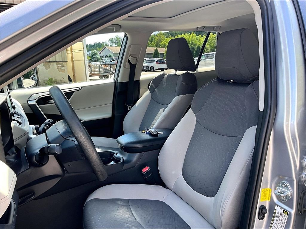 Used 2020 Silver Sky Metallic Toyota XLE image 10