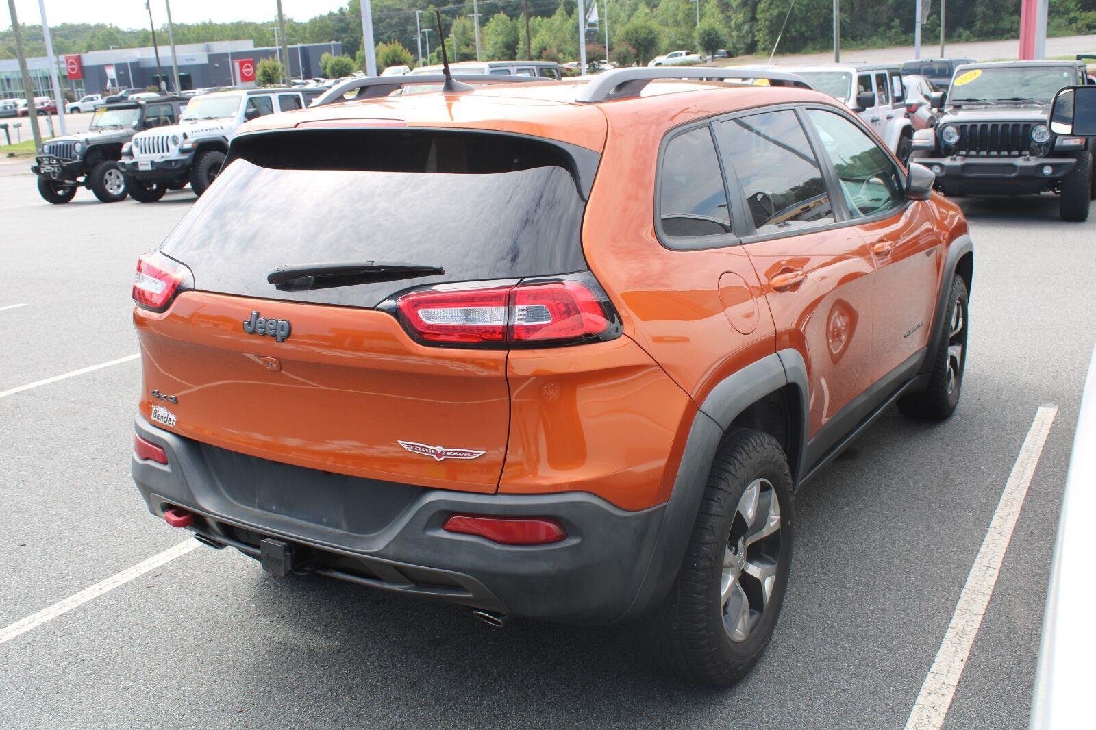 Used 2015 Mango Tango Pearlcoat Jeep Trailhawk image 4