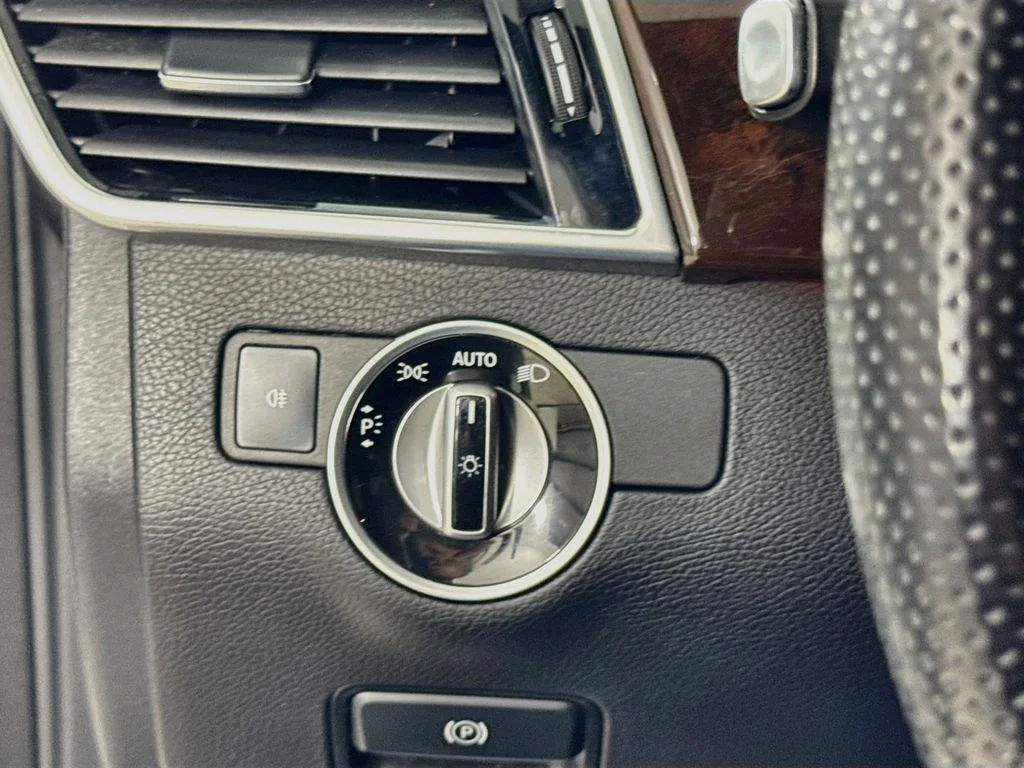 Used 2018 White Mercedes-Benz GLS 450 image 10