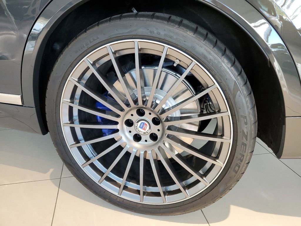 2025 BMW X7 ALPINA XB7 - Photo 5