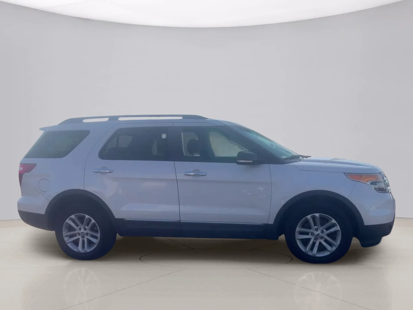 Used 2014 White Ford XLT 4WD image 6