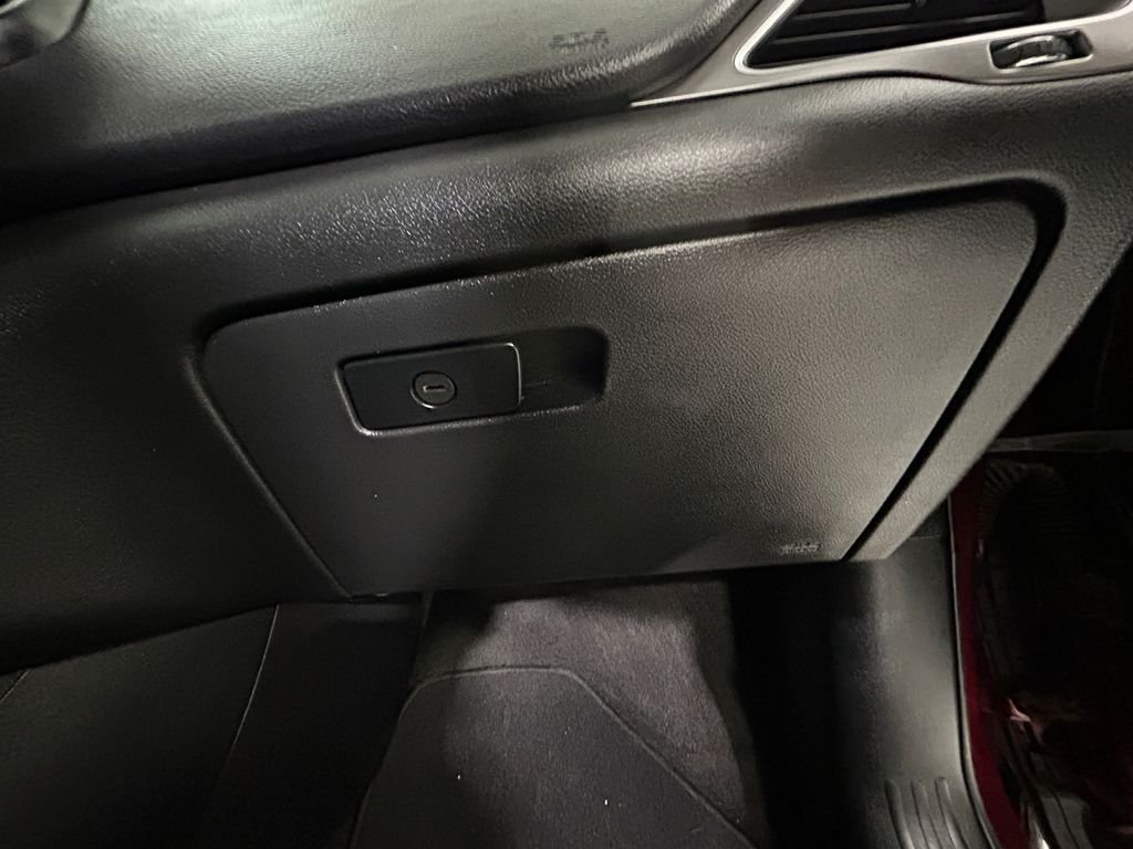Used 2019 Red Jeep Latitude Plus image 24