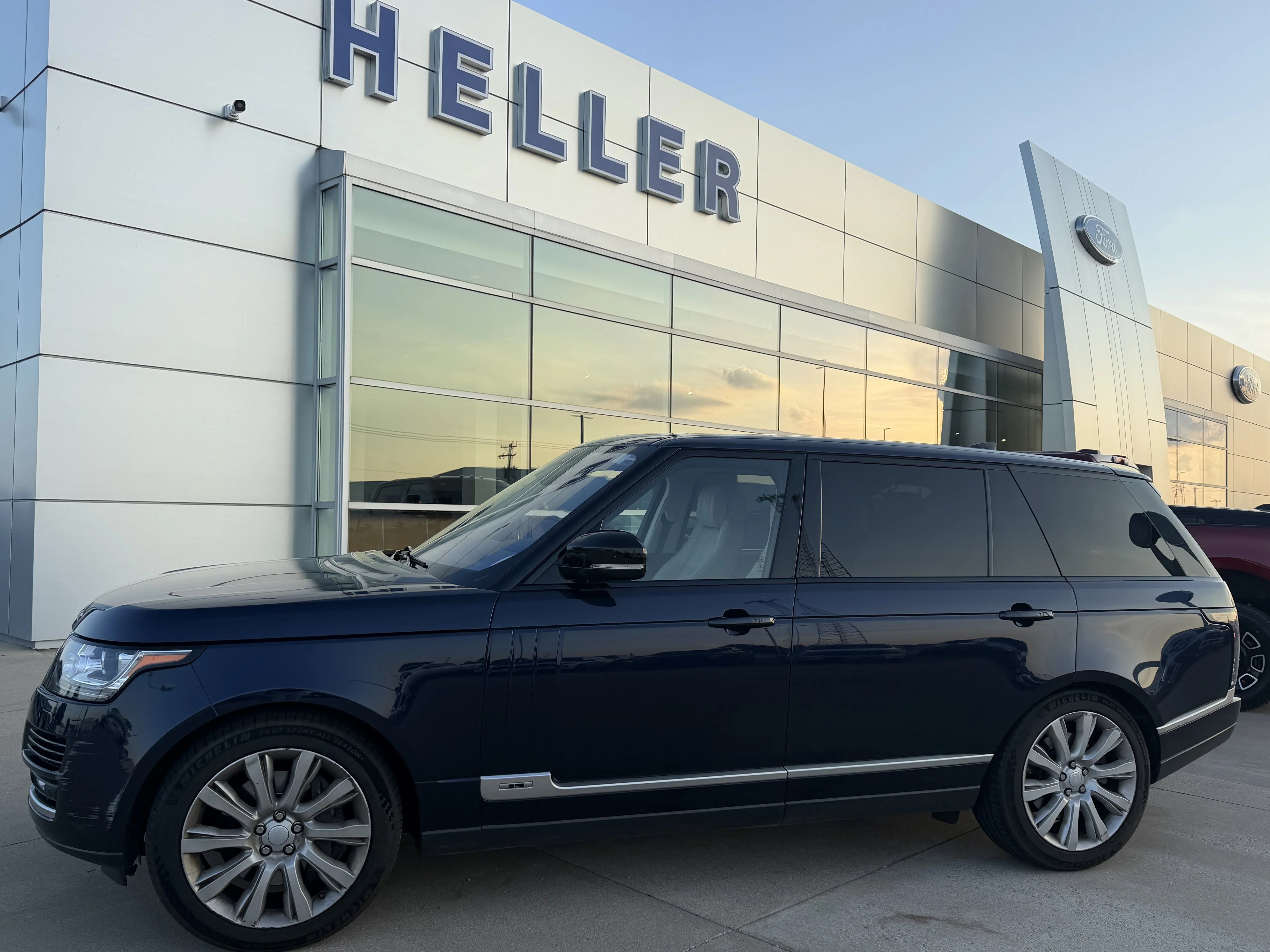 Used 2017 Blue Land Rover 5.0L V8 Supercharged image 3