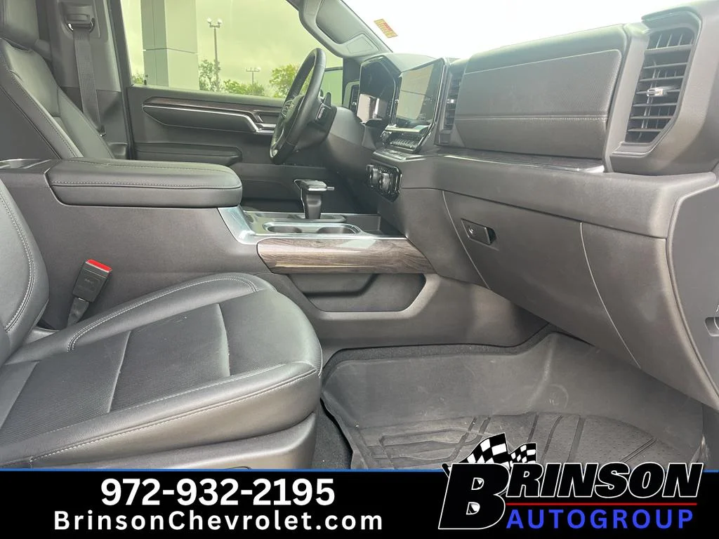 Used 2024 Iridescent Pearl Tricoat Chevrolet LTZ image 4