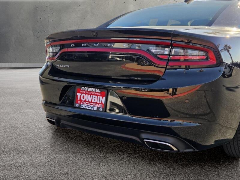 Used 2023 Black Dodge SXT image 6