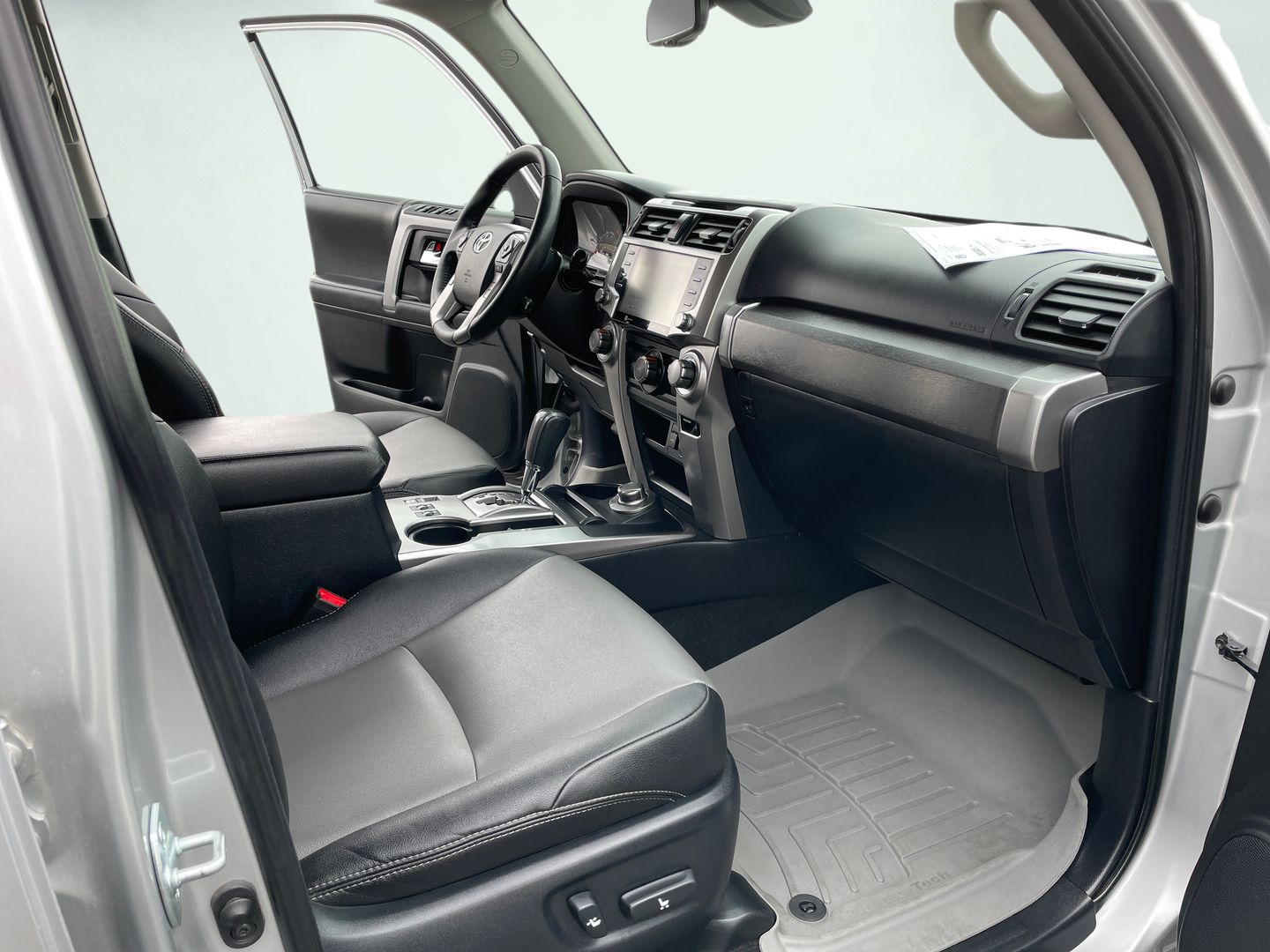 Certified Used 2020 Silver Toyota SR5 Premium image 16