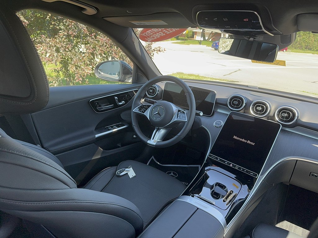 2025 Mercedes-Benz C-Class Sedan C 300 - Photo 10