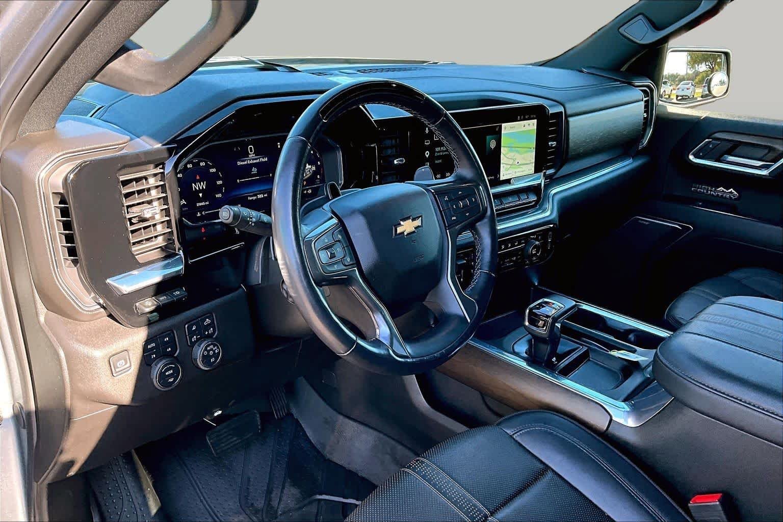 Used 2025 Sterling Gray Metallic Chevrolet High Country image 17