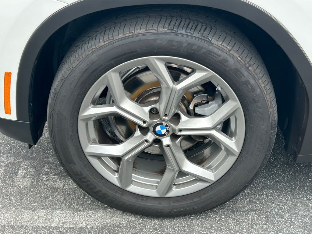 Used 2021 Alpine White BMW sDrive30i image 9