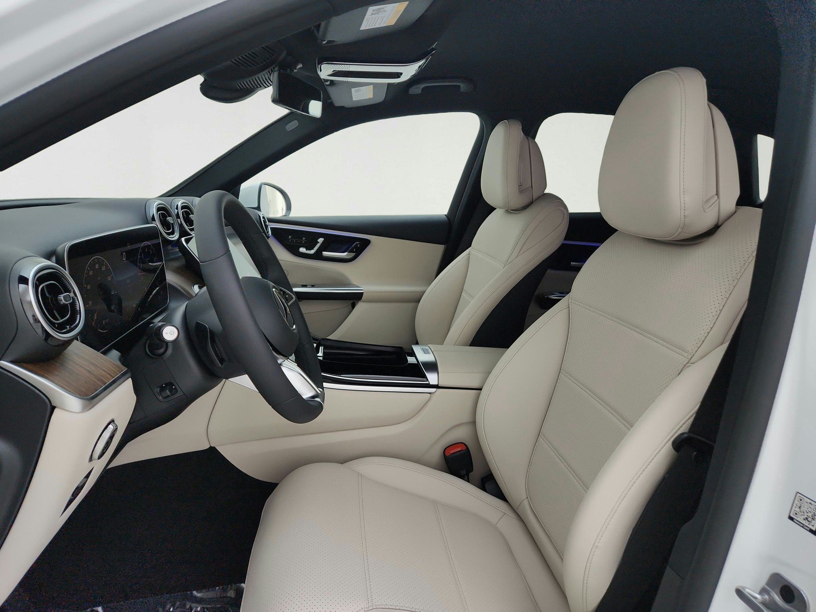 Certified Used 2025 Polar White Mercedes-Benz GLC 300 image 17
