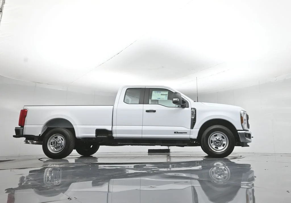New 2026 Oxford White Ford XL image 45