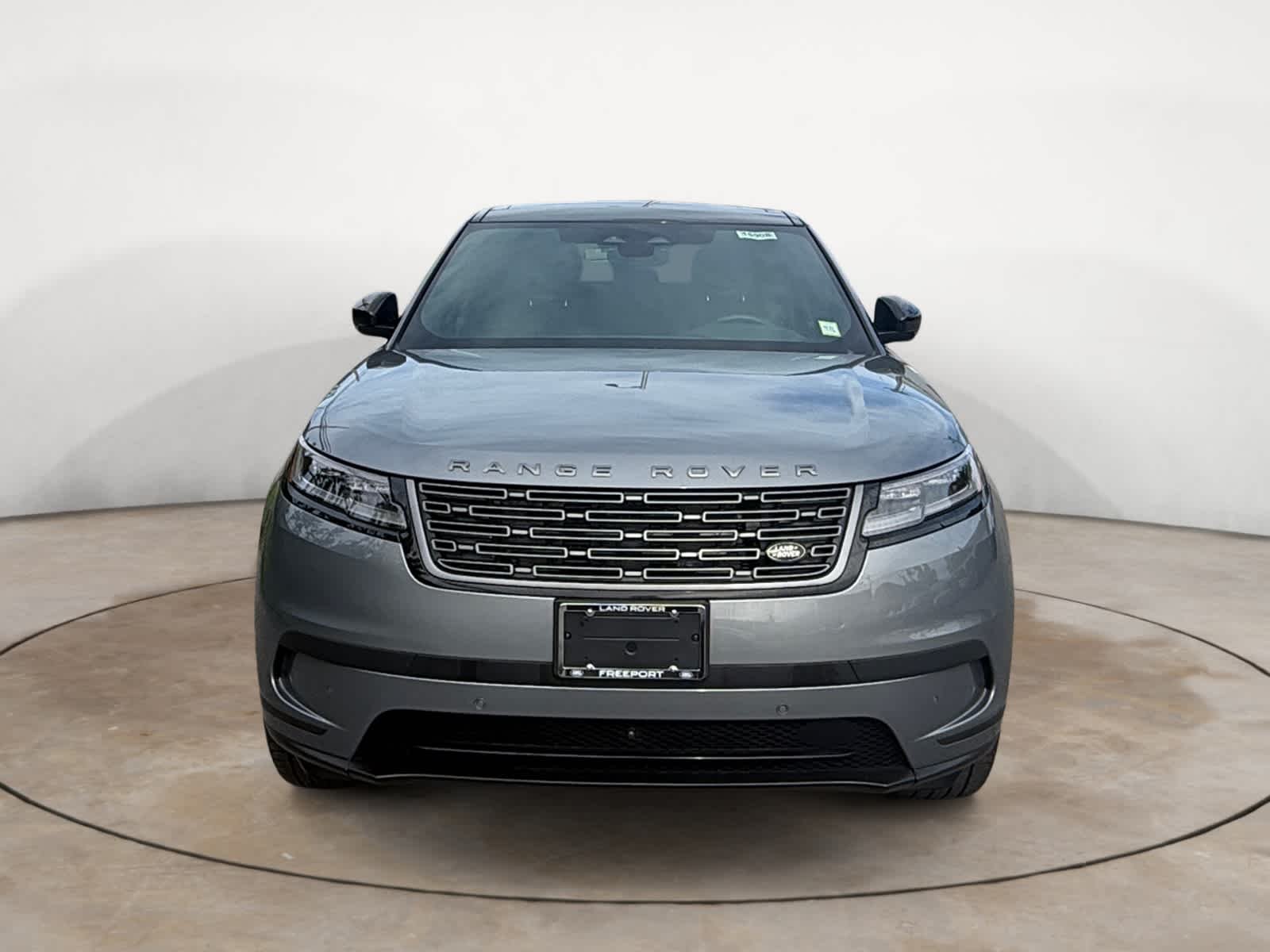 Certified Used 2026 Zadar Grey Premium Metallic Land Rover S image 8