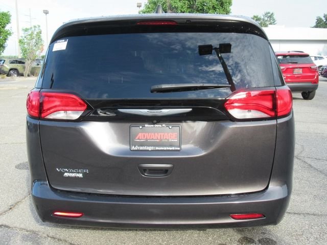Certified Used 2023 Gray Chrysler LX image 6