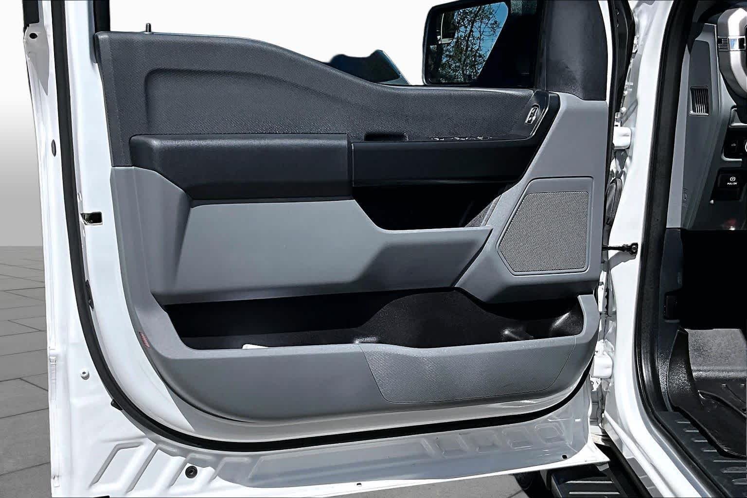 Used 2023 Oxford White Ford XL image 56