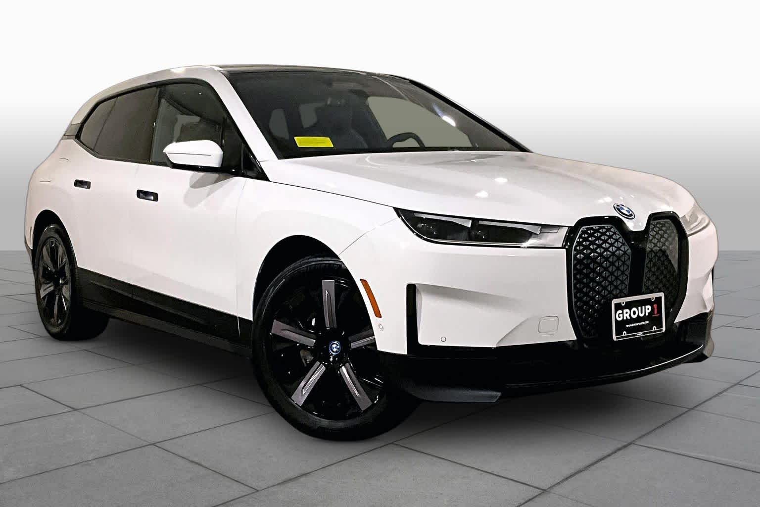 Used 2024 Alpine White BMW xDrive50 image 2