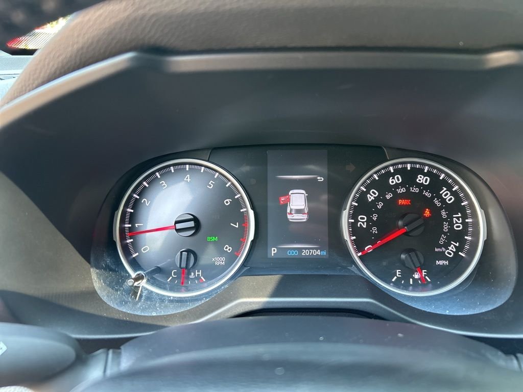 Used 2022 Red Toyota XLE Premium image 20