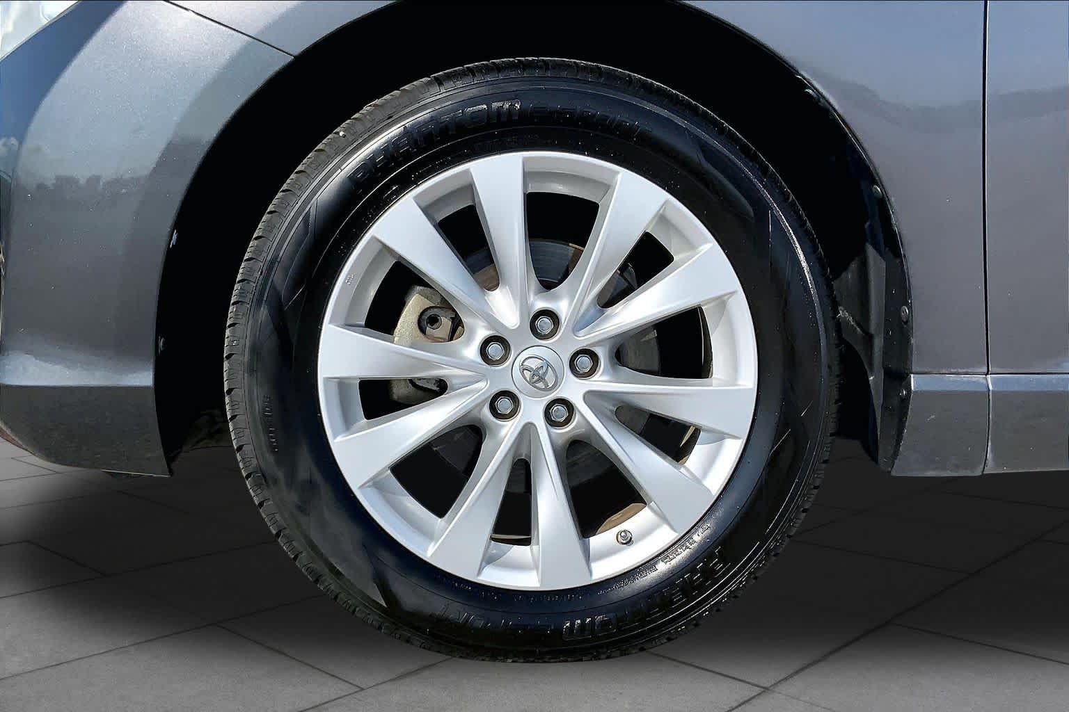 Used 2013 Magnetic Gray Metallic Toyota LE image 11