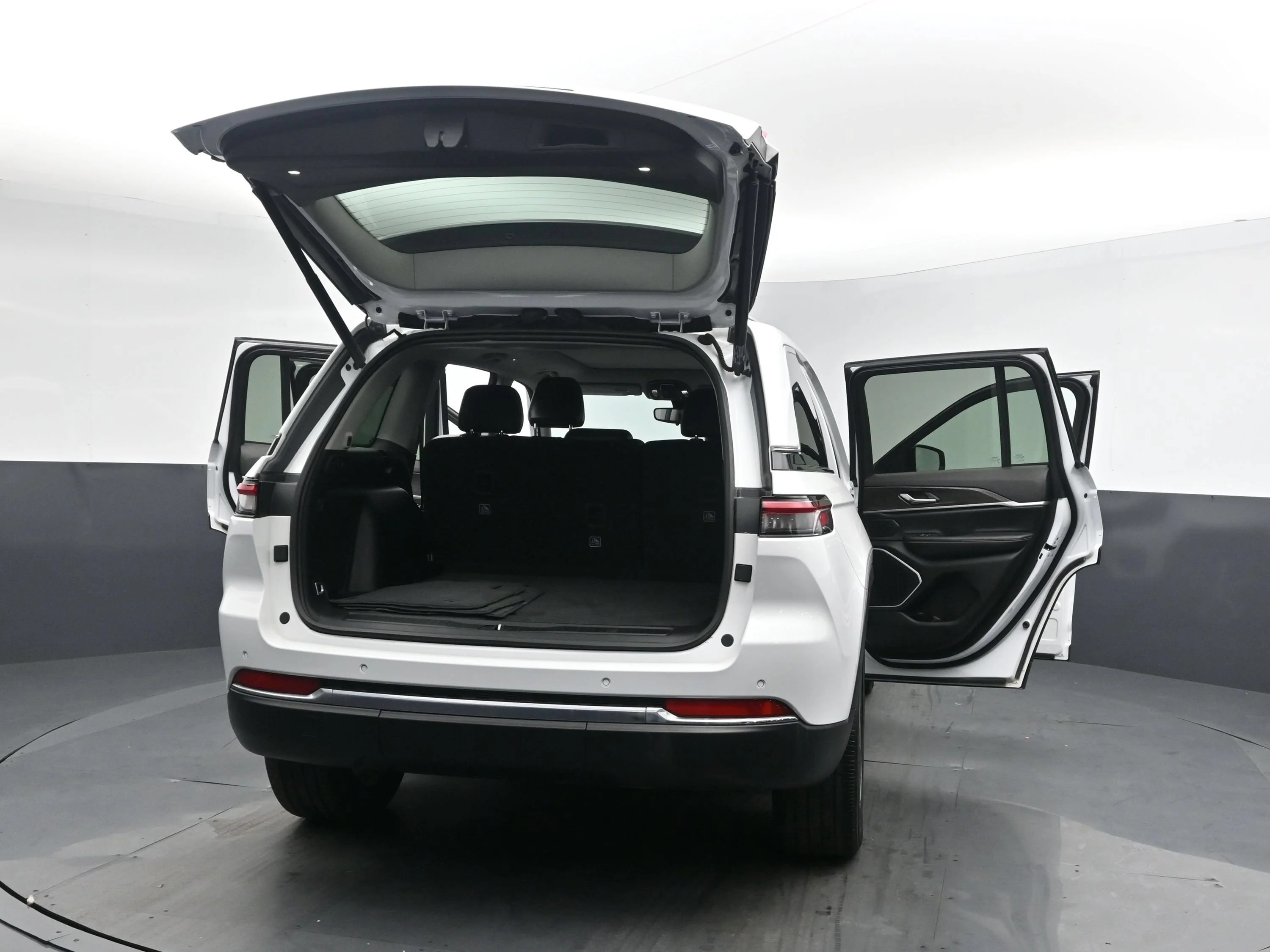 Used 2023 Bright White Clearcoat Jeep  image 26