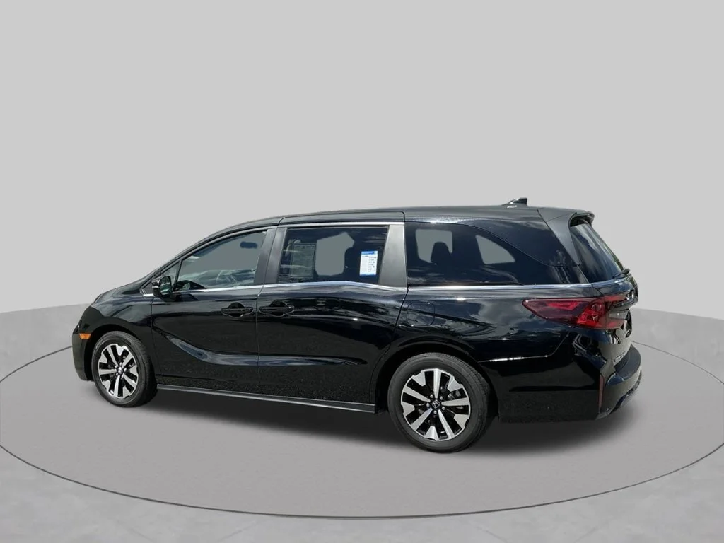 Used 2025  Honda EX-L image 8
